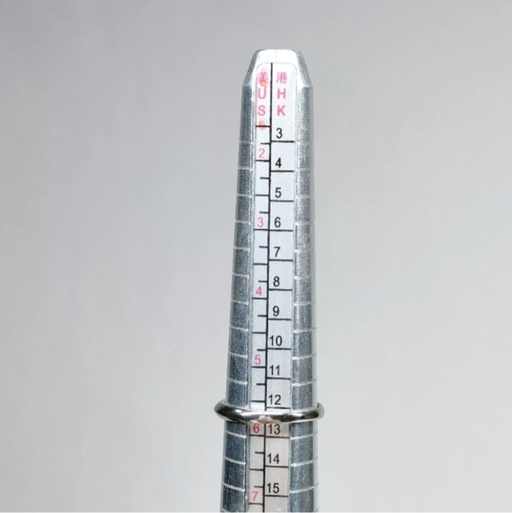 SALE! Authentic Platinum 0.1ct Genuine Diamond Ring 💍 Size 6 Gently Worn - Picture 3 of 12